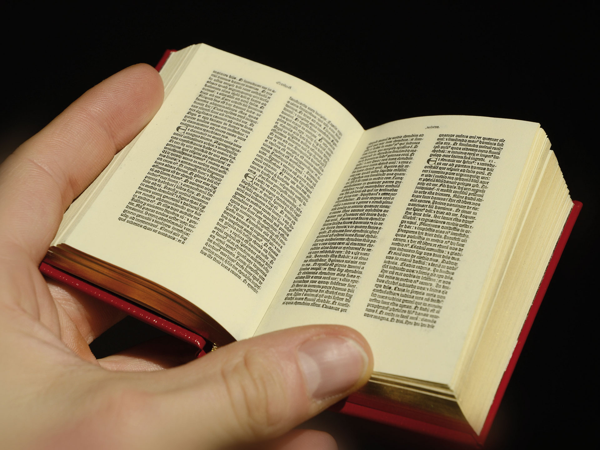 Die Gutenberg-Bibel als Miniaturbuch